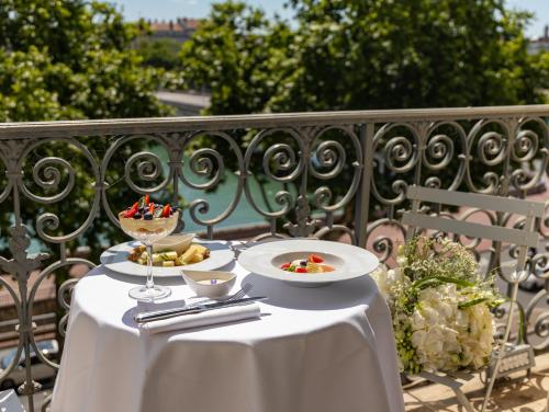 Balcony/terrace, Boscolo Lyon Hotel & Spa near Traboules - Hotel Cour des Loges Balcony/terrace, Boscolo Lyon Hotel & Spa near Traboules - Hotel Cour des Loges