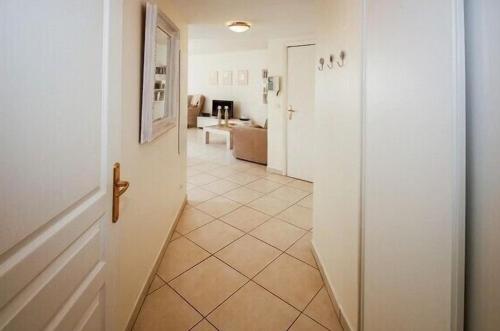 Charmant Appartement de 66m4 a 50m de la plage de Juan-les-Pins in Le Fournel Charmant Appartement de 66m4 a 50m de la plage de Juan-les-Pins in Le Fournel