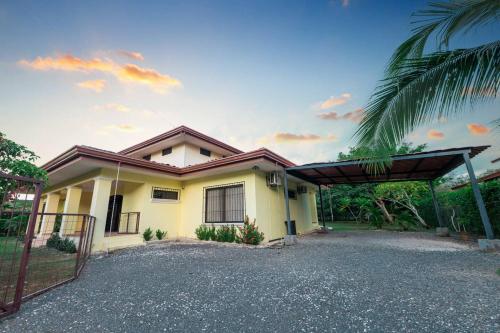 Villa Tropical By Vacation Pura Vida in 埃斯特里約斯埃斯特 Villa Tropical By Vacation Pura Vida in 埃斯特里約斯埃斯特