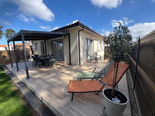 Maison neuve classement 3 etoiles avec acces prive piste cyclable, 6 personnes in Mimizan Maison neuve classement 3 etoiles avec acces prive piste cyclable, 6 personnes in Mimizan