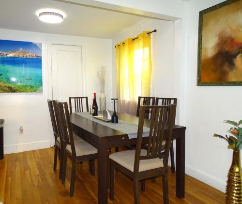 Comfortable and Convenient 3 Bed Home in Randolph Comfortable and Convenient 3 Bed Home in Randolph