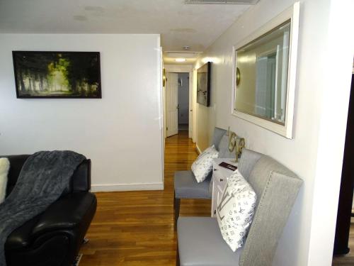 Comfortable and Convenient 3 Bed Home in Randolph Comfortable and Convenient 3 Bed Home in Randolph