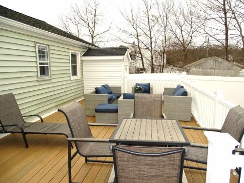 Comfortable and Convenient 3 Bed Home in Randolph Comfortable and Convenient 3 Bed Home in Randolph