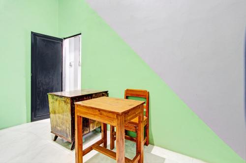 Фойє, OYO 93269 Eyang Kostel in Purwodadi Фойє, OYO 93269 Eyang Kostel in Purwodadi