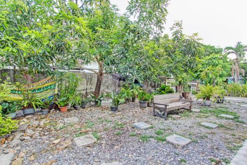 Фойє, OYO 93269 Eyang Kostel in Purwodadi Фойє, OYO 93269 Eyang Kostel in Purwodadi