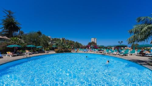 Swimming pool, Hotel El Tope in Tenerife Swimming pool, Hotel El Tope in Tenerife