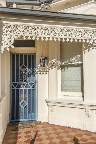 Gorgeous 2-Bed Victorian Home in Artsy Suburb in Brunswick Gorgeous 2-Bed Victorian Home in Artsy Suburb in Brunswick