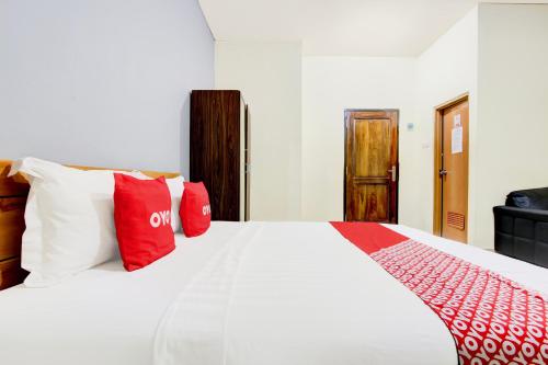 RedDoorz @ Swakarya Kaliurang near Rumah Sakit Umum Pusat Dr Sardjito RedDoorz @ Swakarya Kaliurang near Rumah Sakit Umum Pusat Dr Sardjito