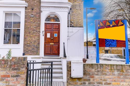 Entrance, Peckham Rooms Hotel by Belvilla in Greater London South East Entrance, Peckham Rooms Hotel by Belvilla in Greater London South East
