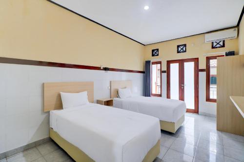 Townhouse Oak Legian Near Legian Beach Formerly Sayang Maha Merta in Legian Townhouse Oak Legian Near Legian Beach Formerly Sayang Maha Merta in Legian