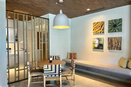 Lobby, Fairfield by Marriott San Jose Airport Alajuela near Juan Santamaría International Airport Lobby, Fairfield by Marriott San Jose Airport Alajuela near Juan Santamaría International Airport