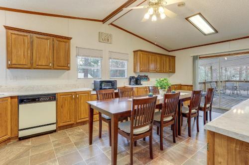 Less Than 1 Mi to Greers Ferry Lake Dog-Friendly Home! in Fairfield Bay (AR) Less Than 1 Mi to Greers Ferry Lake Dog-Friendly Home! in Fairfield Bay (AR)