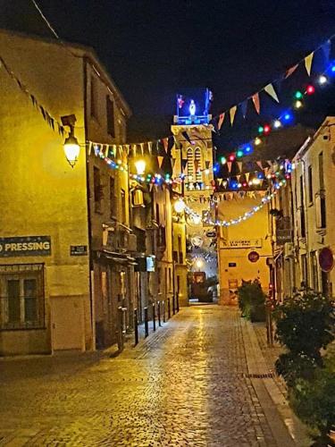 Le Petit Méditerranéen (Le Petit Mediterraneen) in Пероль Le Petit Méditerranéen (Le Petit Mediterraneen) in Пероль