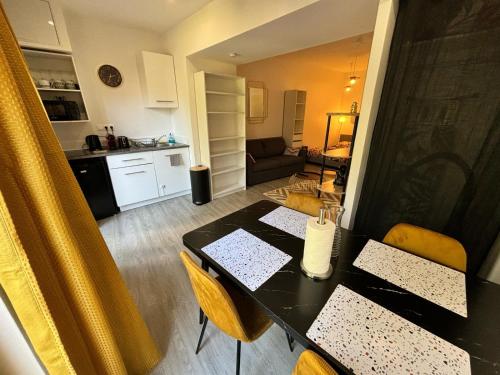 Instalaciones, Le Salon Doré Apartment (Le Salon Dore Apartment) in Montbeliard Instalaciones, Le Salon Doré Apartment (Le Salon Dore Apartment) in Montbeliard