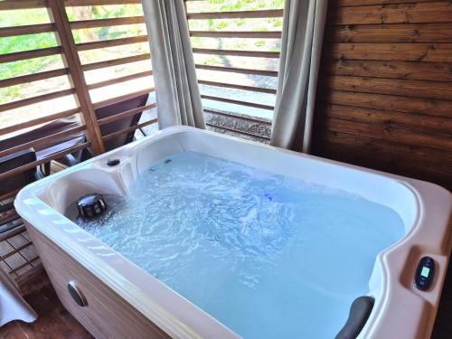 Hot tub, B&B Colle di Terria Country House in Contigliano Hot tub, B&B Colle di Terria Country House in Contigliano