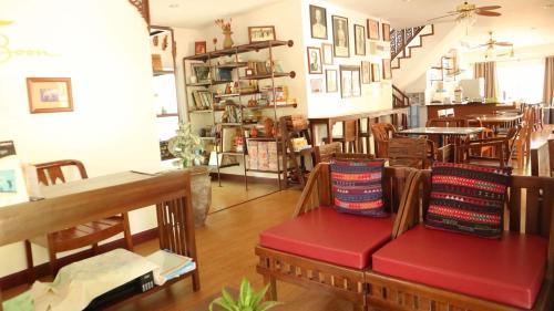 Tahnboon-ทานบุณ in San Pa Tong Tahnboon-ทานบุณ in San Pa Tong