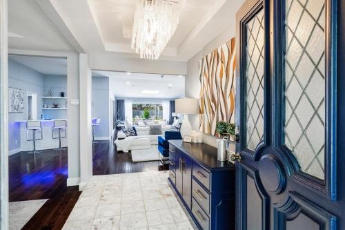 Modern Home with a Firepit, Heated Pool & Spa in Lake Highlands Modern Home with a Firepit, Heated Pool & Spa in Lake Highlands