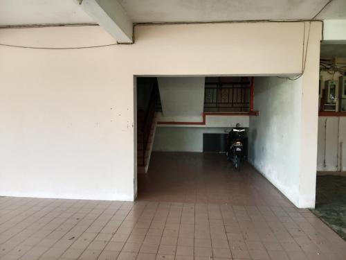 Entrance, PINTARMAN LUTONG VILLA Private Room w Shared Bath in Lutong Entrance, PINTARMAN LUTONG VILLA Private Room w Shared Bath in Lutong