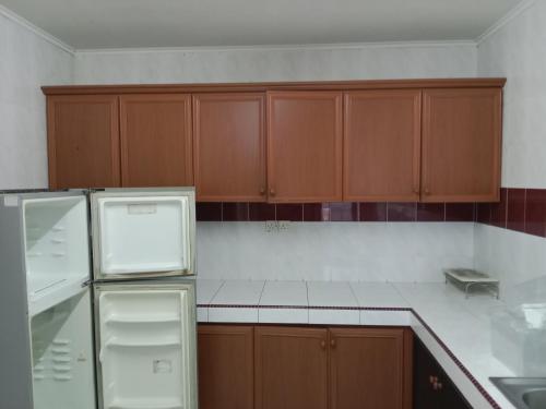 Kitchen, PINTARMAN LUTONG VILLA Private Room w Shared Bath in Lutong Kitchen, PINTARMAN LUTONG VILLA Private Room w Shared Bath in Lutong