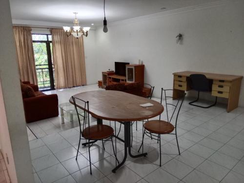 PINTARMAN LUTONG VILLA Private Room w Shared Bath in Lutong PINTARMAN LUTONG VILLA Private Room w Shared Bath in Lutong