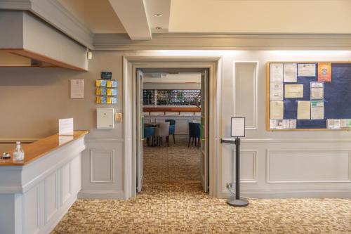 Vstupní hala, Trouville Hotel by Compass Hospitality in Isle of Wight Vstupní hala, Trouville Hotel by Compass Hospitality in Isle of Wight