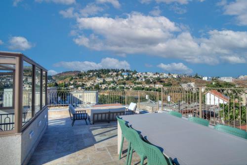 כתר הסמטה in Safed כתר הסמטה in Safed