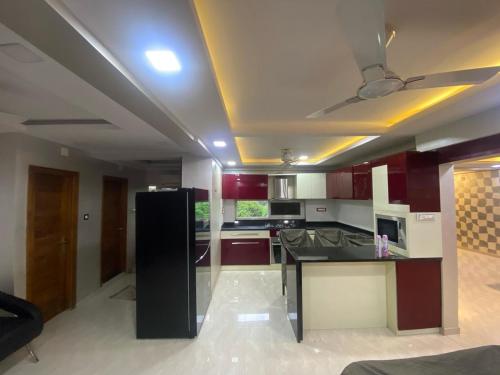 Konyha, AL-MANAL 301 luxury Suite 3BHK in Devinagar Konyha, AL-MANAL 301 luxury Suite 3BHK in Devinagar