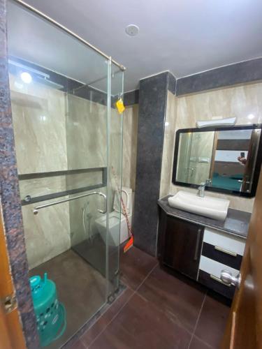Fürdőszoba, AL-MANAL 301 luxury Suite 3BHK in Devinagar Fürdőszoba, AL-MANAL 301 luxury Suite 3BHK in Devinagar