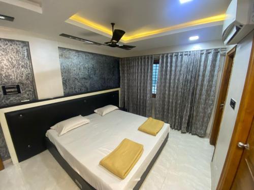 AL-MANAL 301 luxury Suite 3BHK in Devinagar AL-MANAL 301 luxury Suite 3BHK in Devinagar