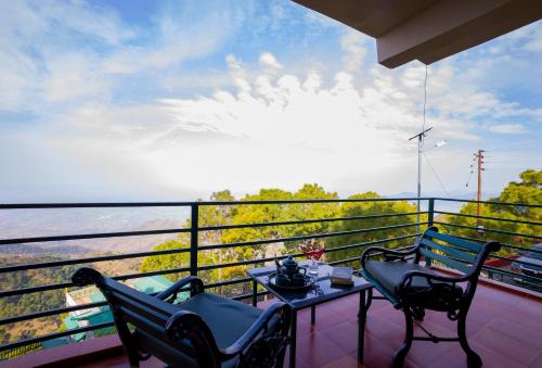 Alaya Stays Pine View Cottage - 3 BHK Himalayan Retreat with Scenic Views in Parwanoo Alaya Stays Pine View Cottage - 3 BHK Himalayan Retreat with Scenic Views in Parwanoo