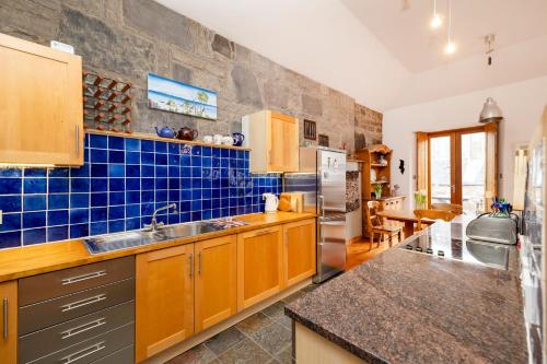 Kitchen, Edinburgh New Town Deluxe Apartment with Terrace in Stockbridge Kitchen, Edinburgh New Town Deluxe Apartment with Terrace in Stockbridge