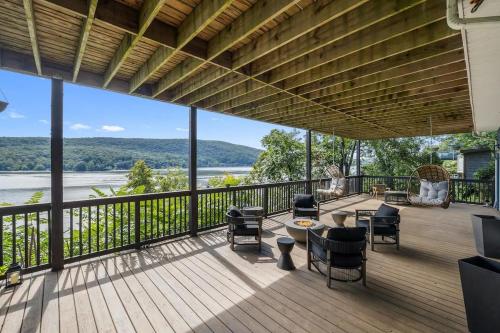 Lakeview Villa, Hot Tub, Firepit, Stunning Cliff Views in 格林伍德湖 (NY) Lakeview Villa, Hot Tub, Firepit, Stunning Cliff Views in 格林伍德湖 (NY)