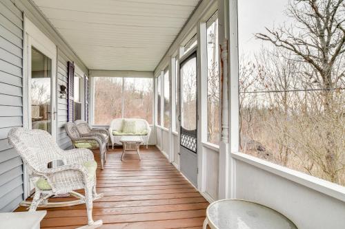6 Acres with Pool Spacious Naples Vacation Rental! in 那不勒斯 (NY) 6 Acres with Pool Spacious Naples Vacation Rental! in 那不勒斯 (NY)