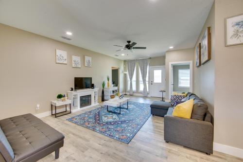 8 Mi to State Park Home with Fenced Yard in Lindale in Lindale (Texas) 8 Mi to State Park Home with Fenced Yard in Lindale in Lindale (Texas)