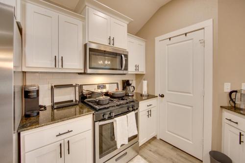 8 Mi to State Park Home with Fenced Yard in Lindale in Lindale (Texas) 8 Mi to State Park Home with Fenced Yard in Lindale in Lindale (Texas)