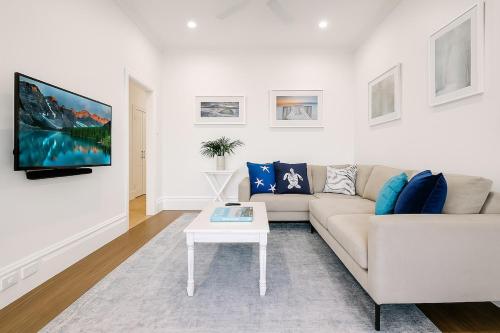 Coogee Coastal Classic Elegance by the Beach - ARD18 near Coogee Beach Coogee Coastal Classic Elegance by the Beach - ARD18 near Coogee Beach