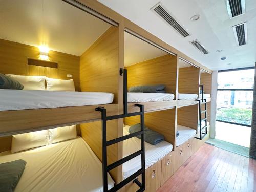 Hanoi Backpackers Lodge in Dong Xuan Market Hanoi Backpackers Lodge in Dong Xuan Market
