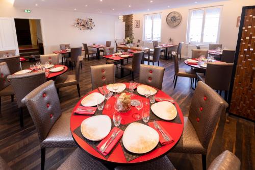 Étterem, Hotel De Paris Jaligny in Jaligny-sur-Besbre Étterem, Hotel De Paris Jaligny in Jaligny-sur-Besbre