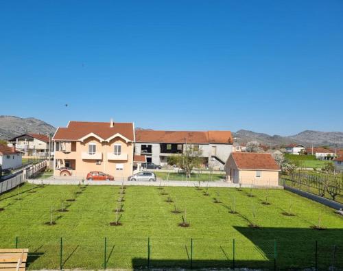 Garden, Bright & Cozy Apartment in quiet area near Airport in Ponari Garden, Bright & Cozy Apartment in quiet area near Airport in Ponari