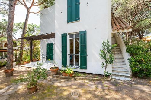 Exterior view, Villa Chiara in Santa Margherita di Pula Exterior view, Villa Chiara in Santa Margherita di Pula