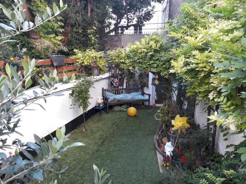 puutarha, Lacroix 2 - CI - Apartment with Garden near Montmartre - Paris in Montmartre puutarha, Lacroix 2 - CI - Apartment with Garden near Montmartre - Paris in Montmartre