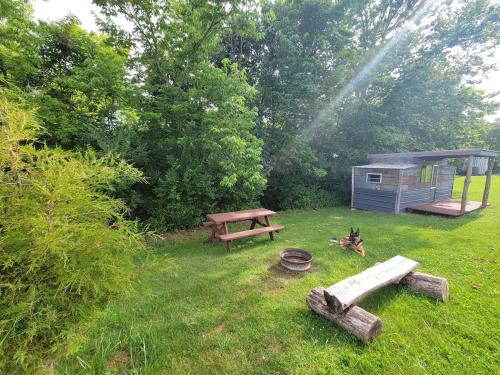 Cozy Tiny House on Working Farm, for Fun Glamping Trips in Kentucky in Sparta Cozy Tiny House on Working Farm, for Fun Glamping Trips in Kentucky in Sparta