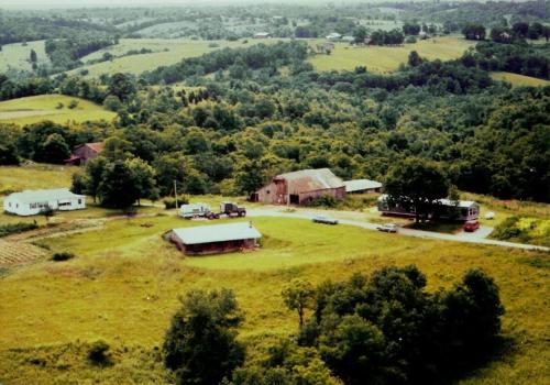 Cozy Tiny House on Working Farm, for Fun Glamping Trips in Kentucky in Sparta Cozy Tiny House on Working Farm, for Fun Glamping Trips in Kentucky in Sparta