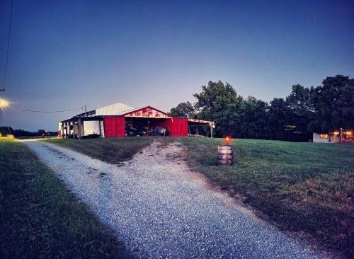 Cozy Tiny House on Working Farm, for Fun Glamping Trips in Kentucky in Sparta Cozy Tiny House on Working Farm, for Fun Glamping Trips in Kentucky in Sparta