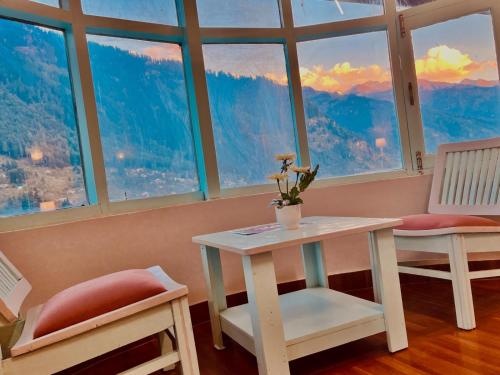 Hotel New Hadimba Palace Inn - Mountain View with Premium Rooms Near Mall Road , Manali in Siyal Hotel New Hadimba Palace Inn - Mountain View with Premium Rooms Near Mall Road , Manali in Siyal