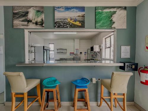 Kitchen, Zzzone Boutique Hostel in Hermanus Kitchen, Zzzone Boutique Hostel in Hermanus