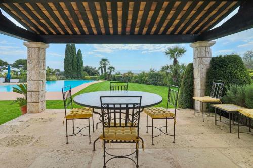 Magnifique Villa Provencal avec Piscine et Vue Mer in Trois Moulins Magnifique Villa Provencal avec Piscine et Vue Mer in Trois Moulins