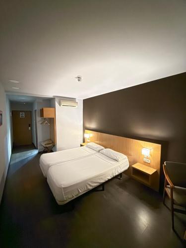 Hostal Mediterranea in Vallecas Villa Hostal Mediterranea in Vallecas Villa