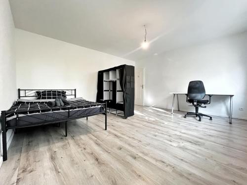 HolidayHome Aparments I Spaceous Room in BER-Reinickendorf, 1 Min. to Metro Station in Airport Berlin-Tegel HolidayHome Aparments I Spaceous Room in BER-Reinickendorf, 1 Min. to Metro Station in Airport Berlin-Tegel
