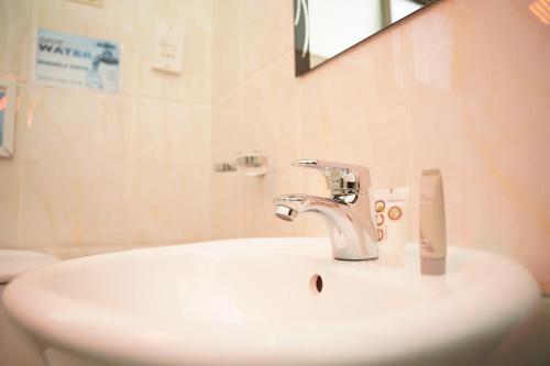 Khudu Ya Mowana Selected Service Hotel in Mahalapye Khudu Ya Mowana Selected Service Hotel in Mahalapye
